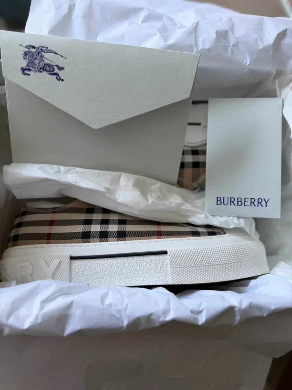 Burberry women Low-Top Sneaker in Archive Beige Check - Picture 5 of 6